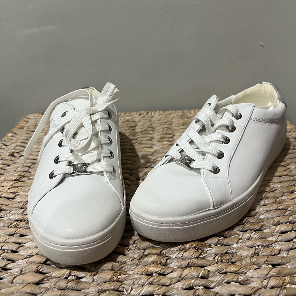 Liz Claiborne Size 8 M White Sneakers Shoes Faux Leather Warwick Silver Accents - Picture 2 of 7